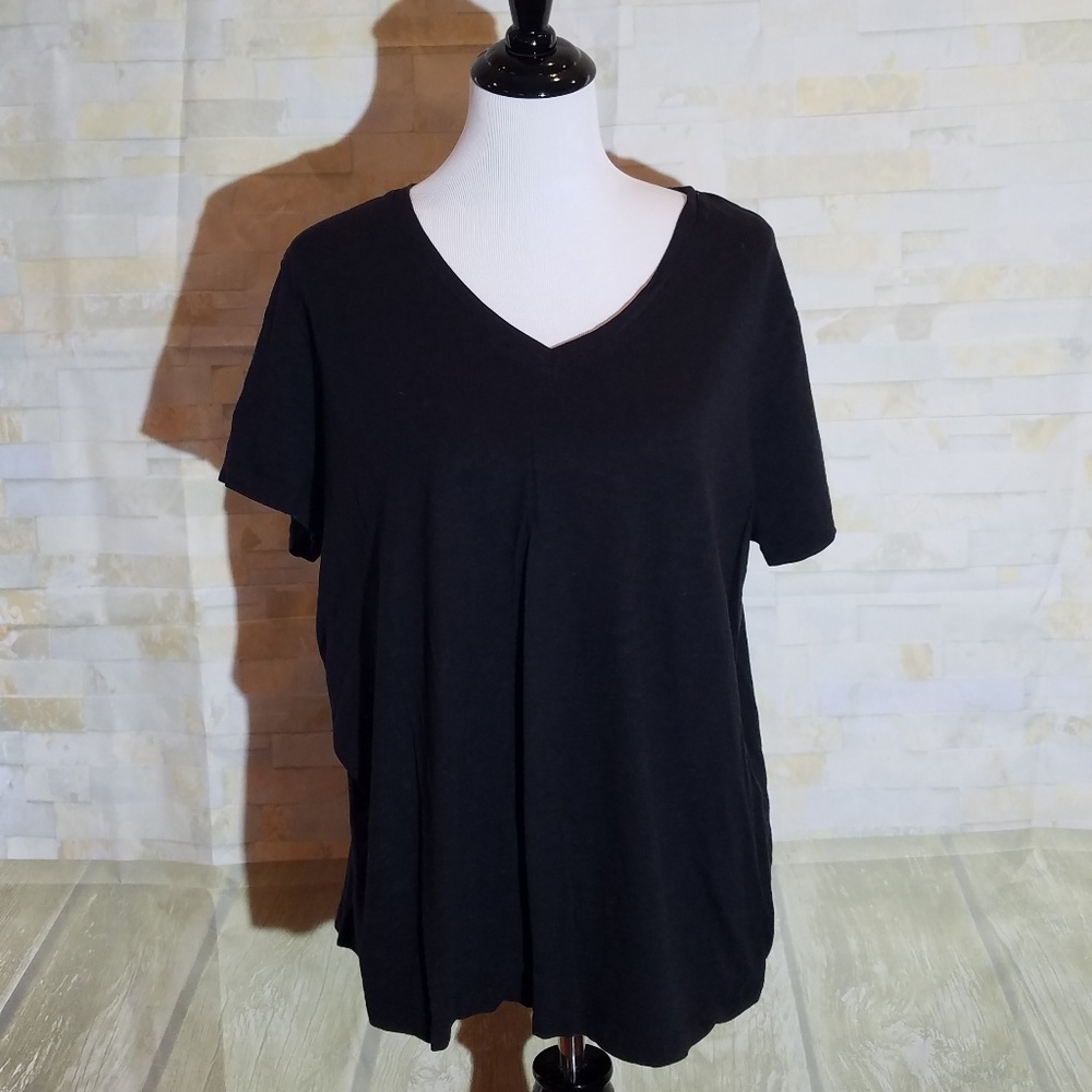 Eddie Bauer V neck Tee